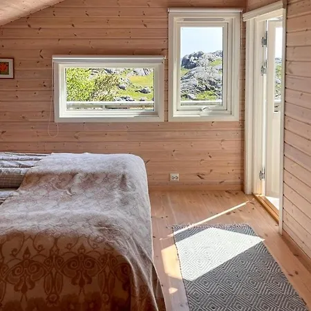 Feriehus Traditional With Sea View In Jaeren Sirevåg